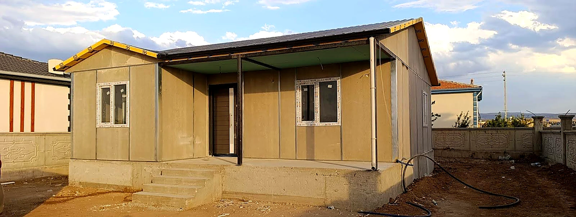 Panel montajı ve çatı kaplaması